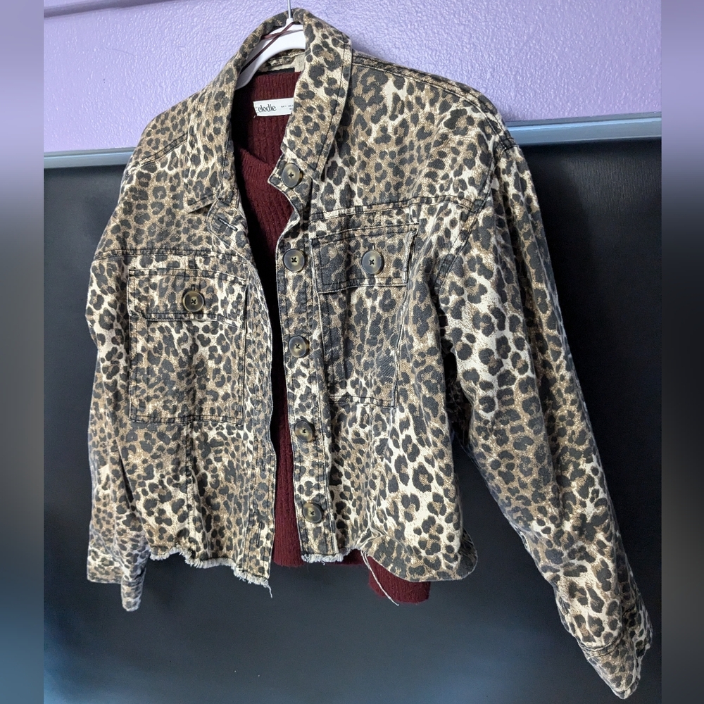 EUC Leopard print jacket/shacket (Medium) - Picture 2 of 9